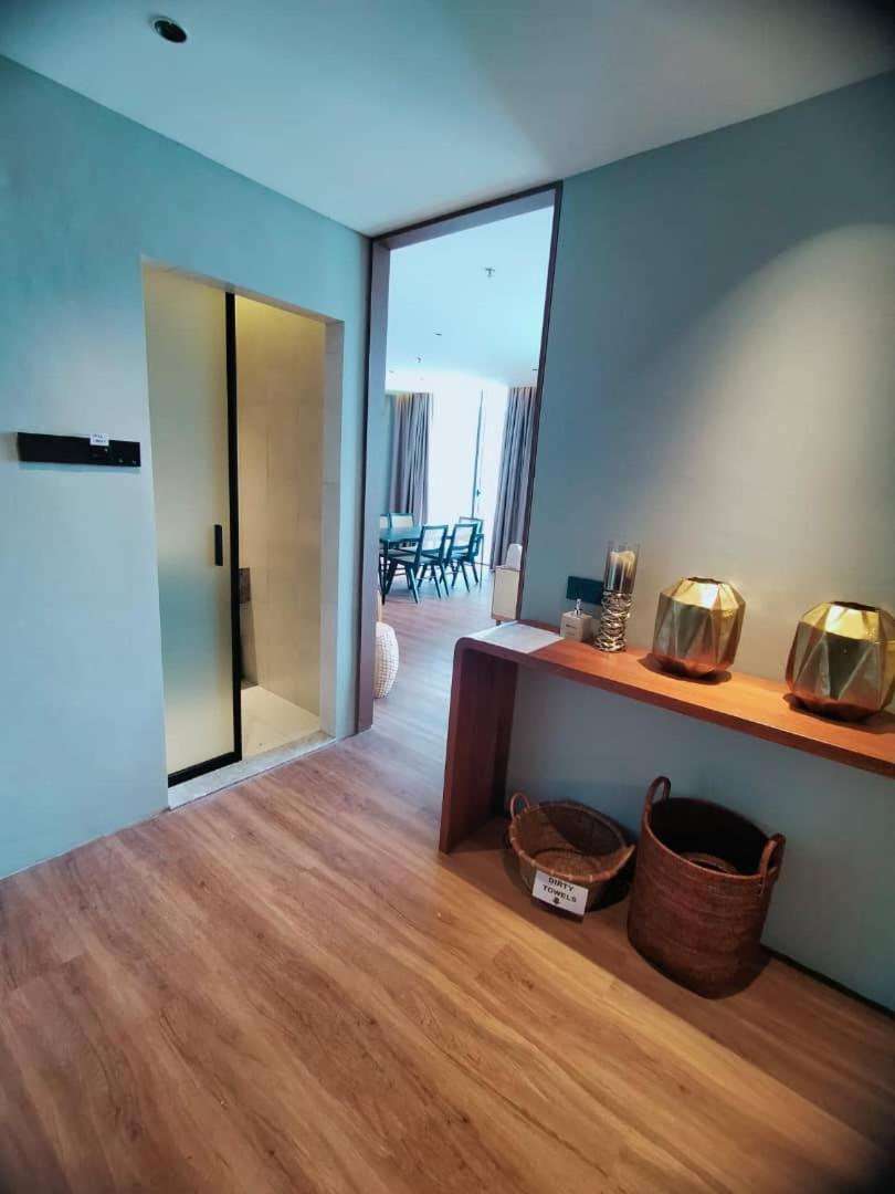 Roxy Beach Resort Sematan エクステリア 写真