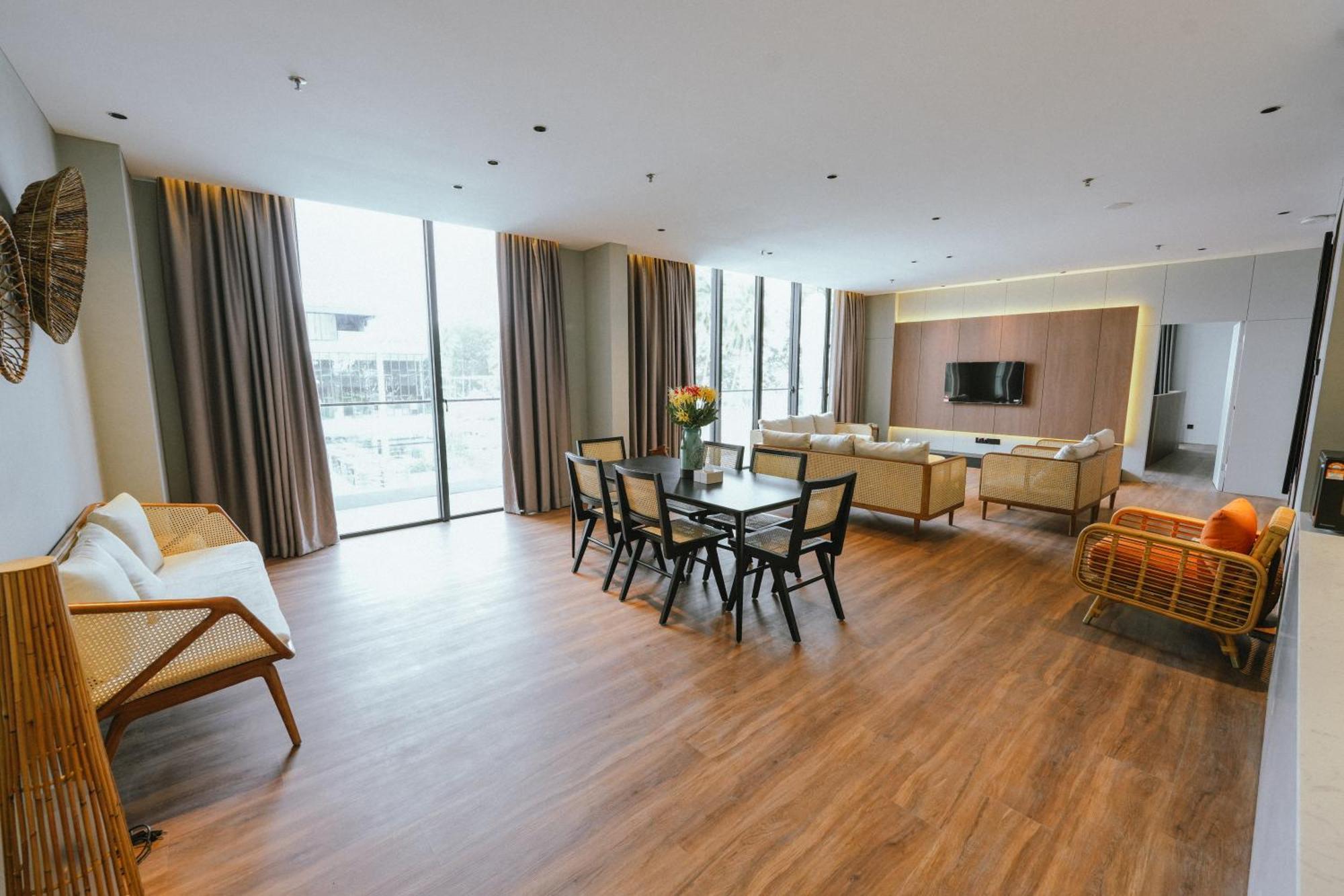 Roxy Beach Resort Sematan エクステリア 写真