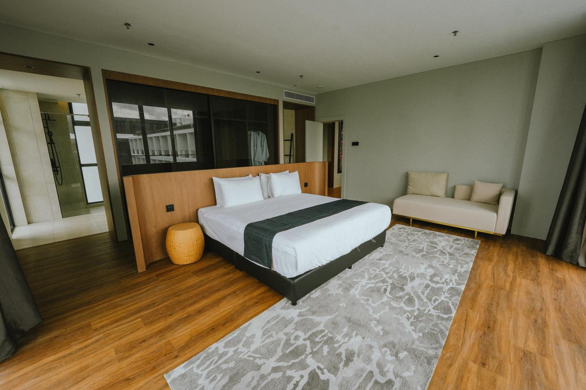 Roxy Beach Resort Sematan エクステリア 写真