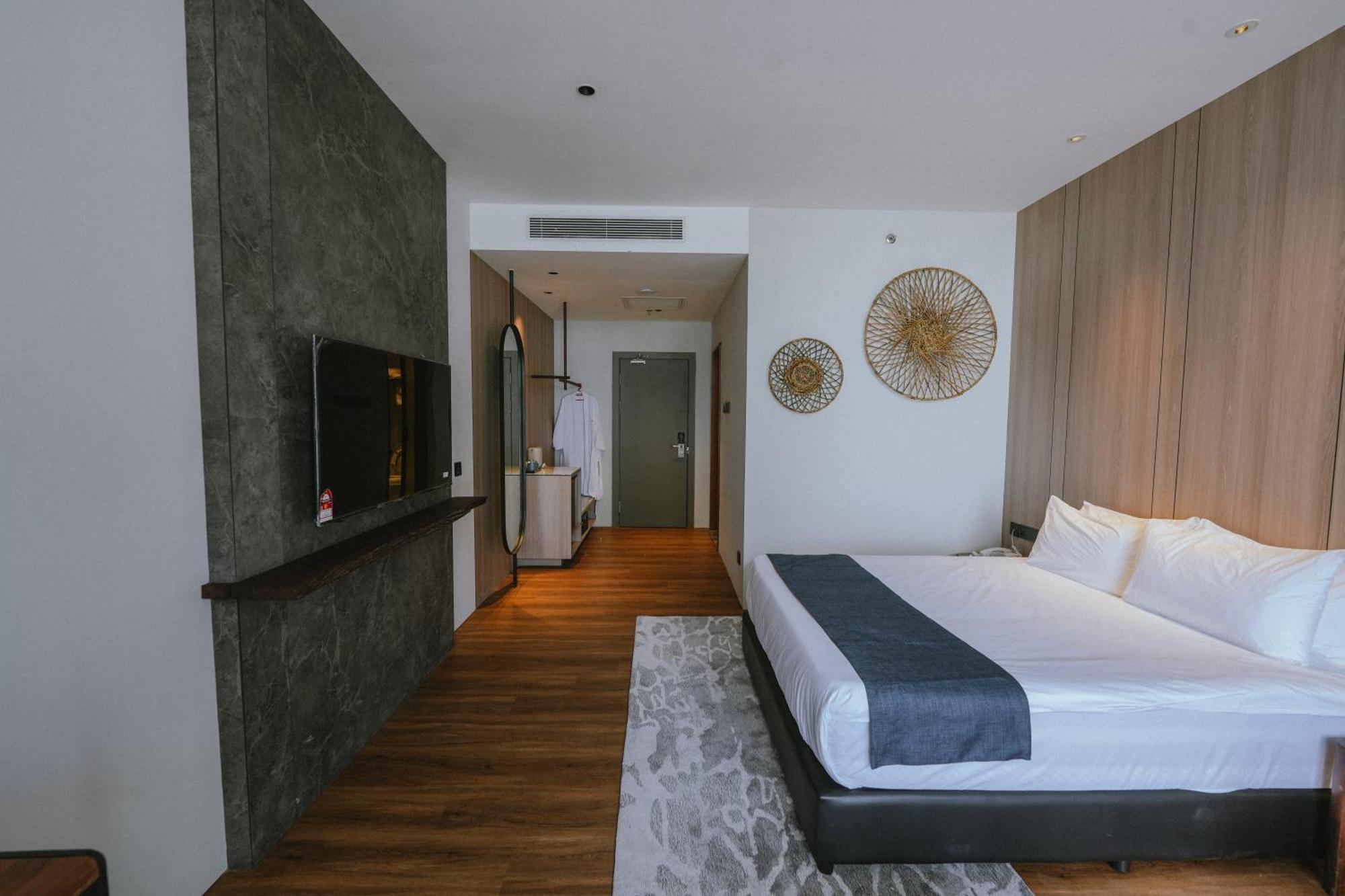 Roxy Beach Resort Sematan エクステリア 写真