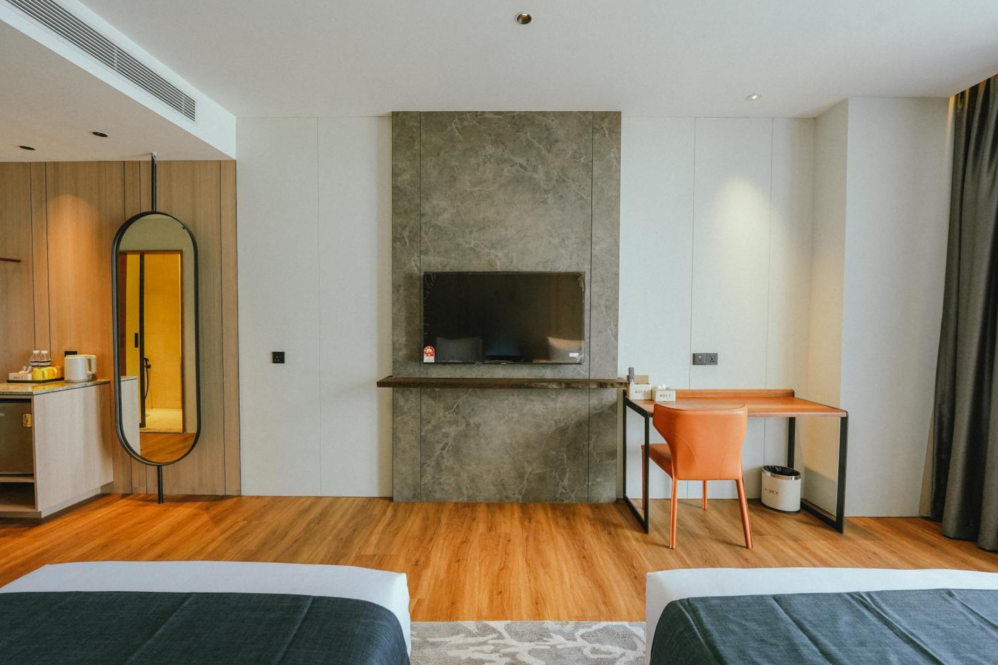 Roxy Beach Resort Sematan エクステリア 写真